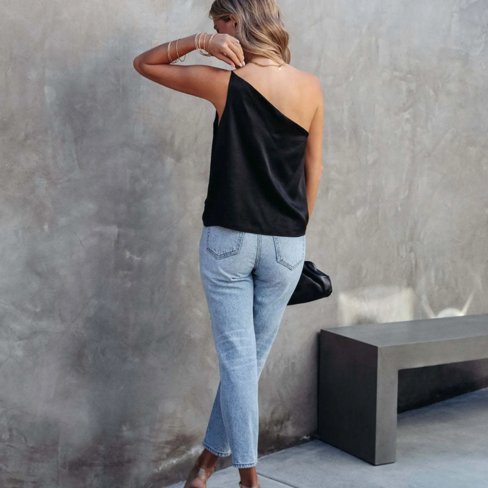 Summer Blouses For Women Fashion 2023 Sleeveless Satin Shirt Loose Casual Round Neck One Shoulder Camisole Camisas Y Blusas 블라우스