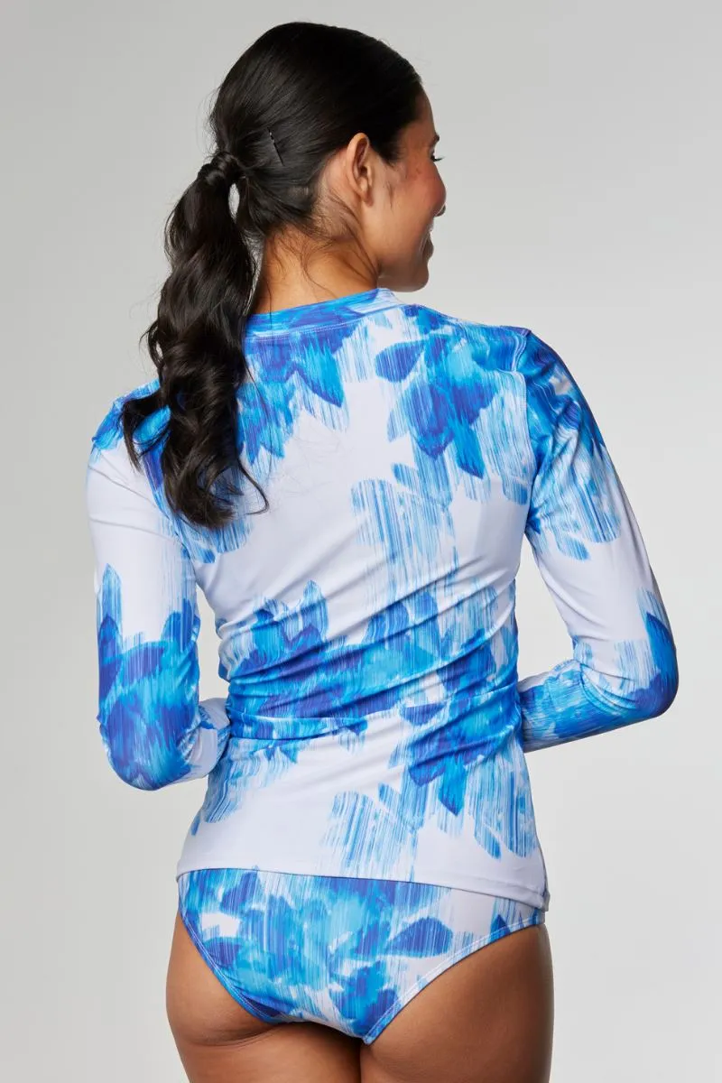 Sustainable Women's rashie in Blurred Floral White& Blue