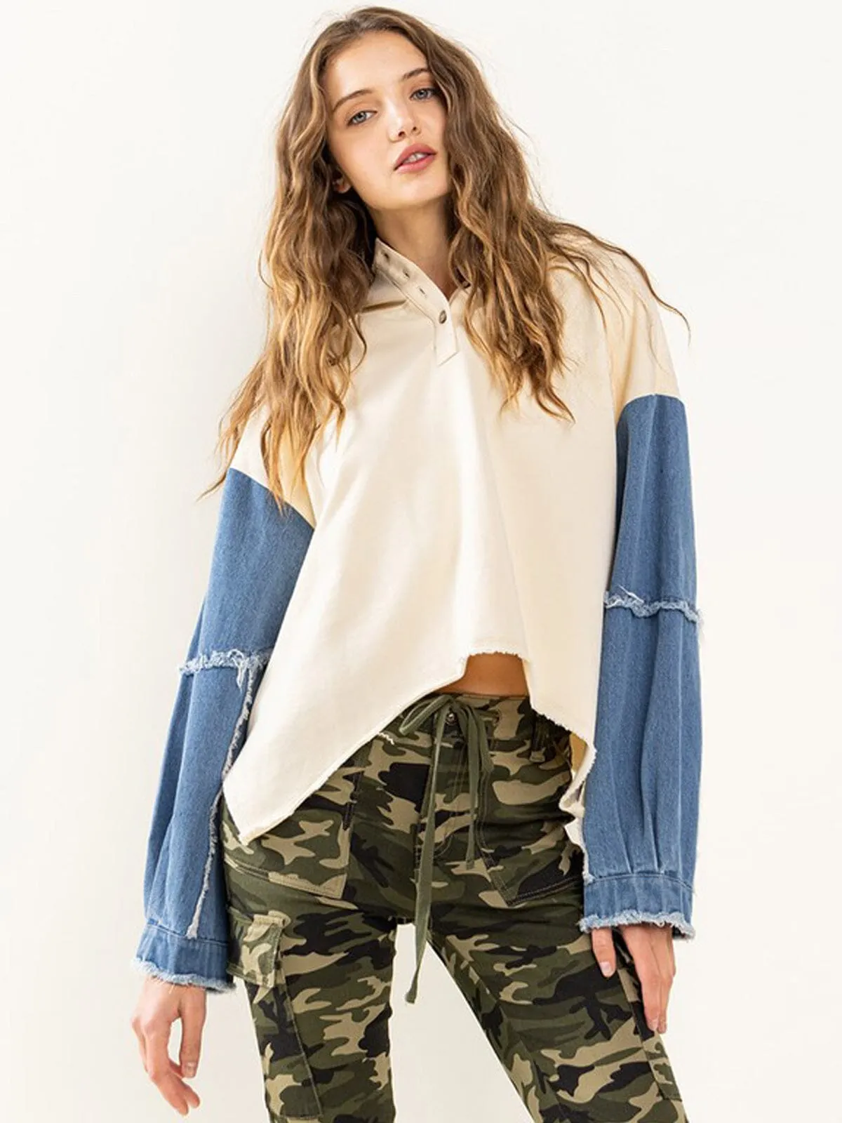 WOMEN'S LONG DENIM SLEEVE HOODED CONTRAST TOP