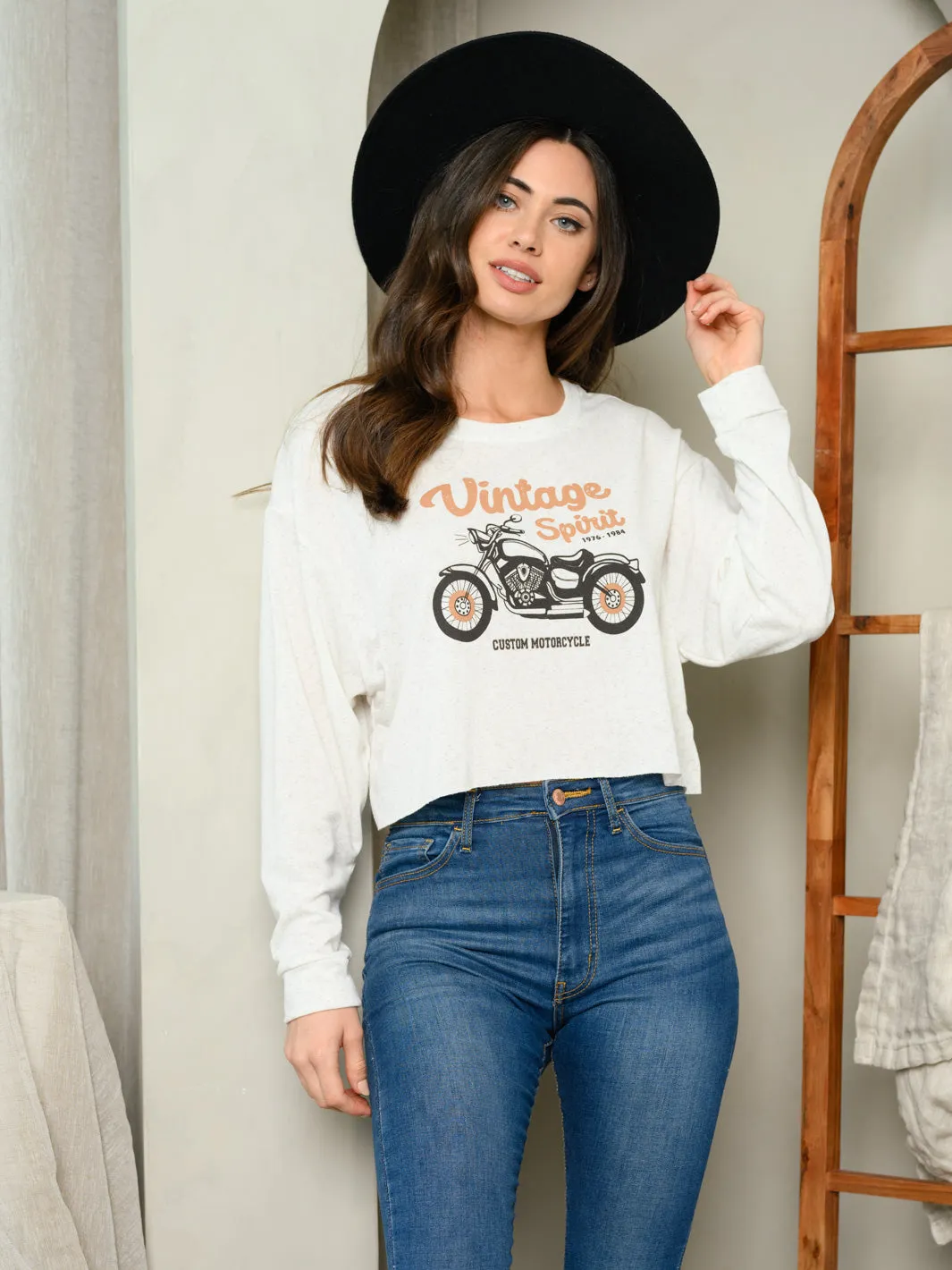 WOMEN'S LONG SLEEVE GRAPHIC SWEATER