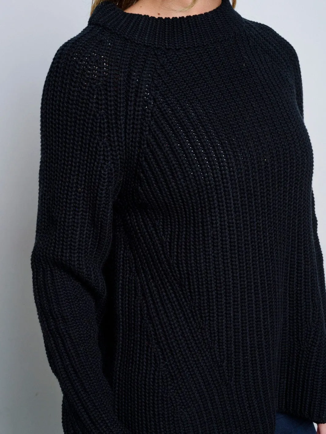 WOMEN'S LONG SLEEVE KNITTED PULLOVER SWEATER