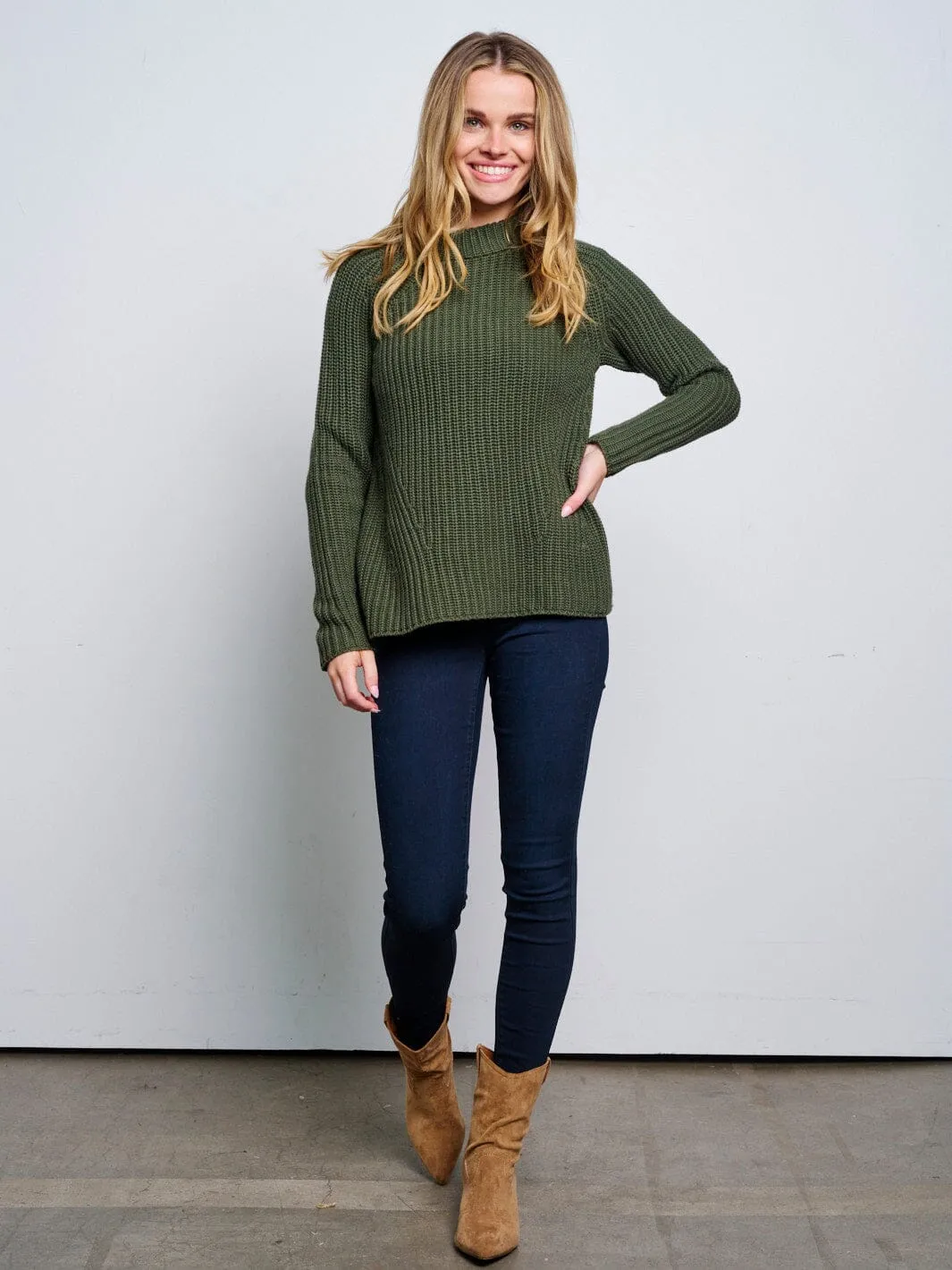 WOMEN'S LONG SLEEVE KNITTED PULLOVER SWEATER