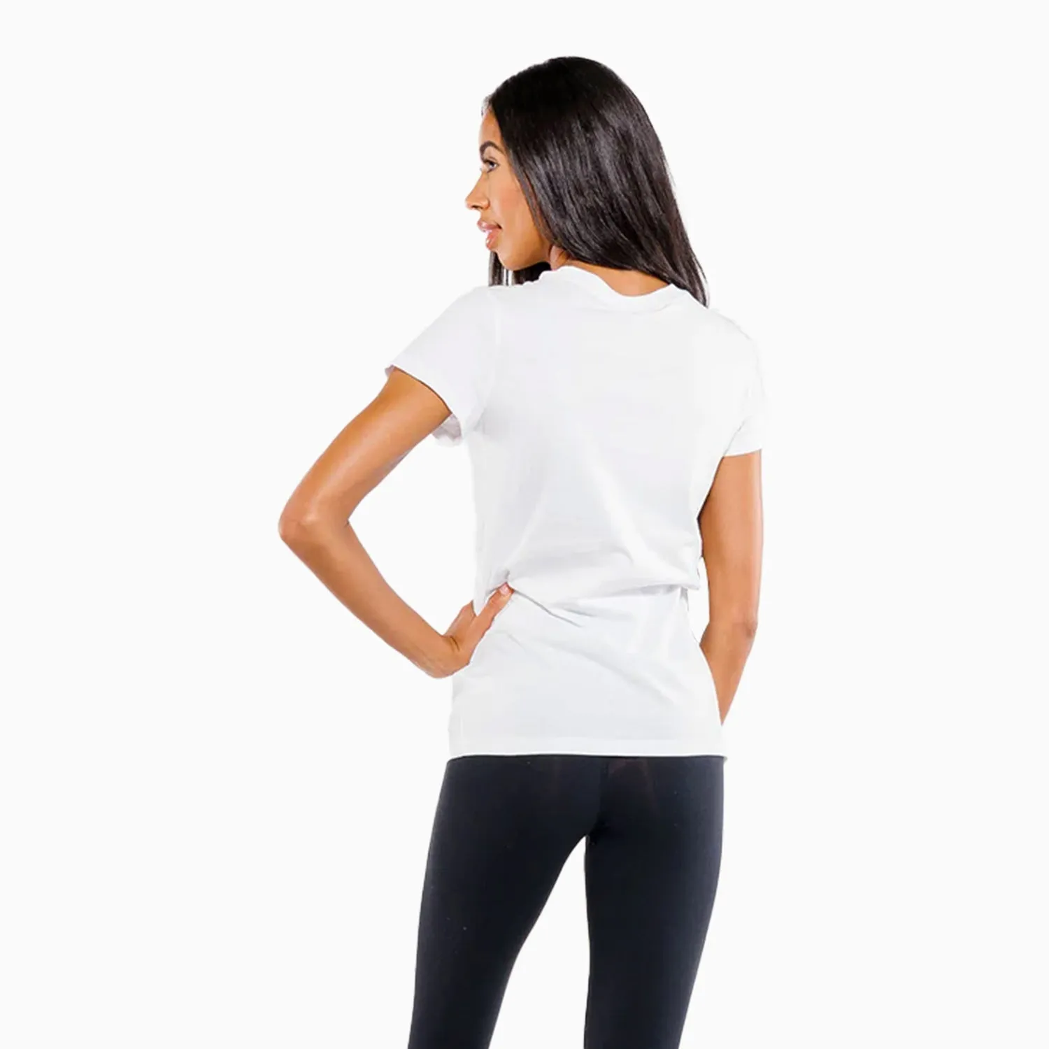 Women's Sportswear Essential Outfit